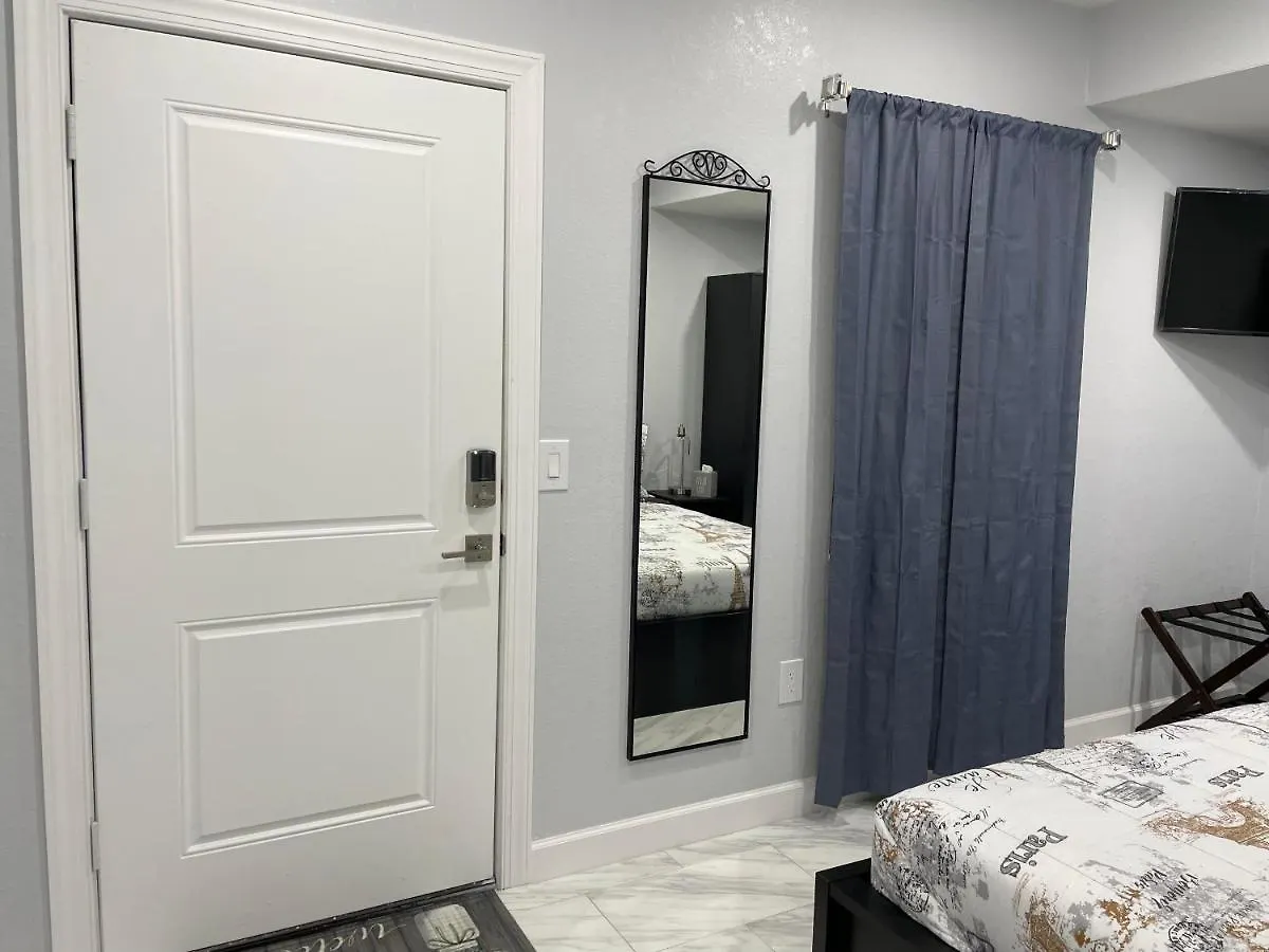 The Little Paris Suite Tampa 0*,  United States