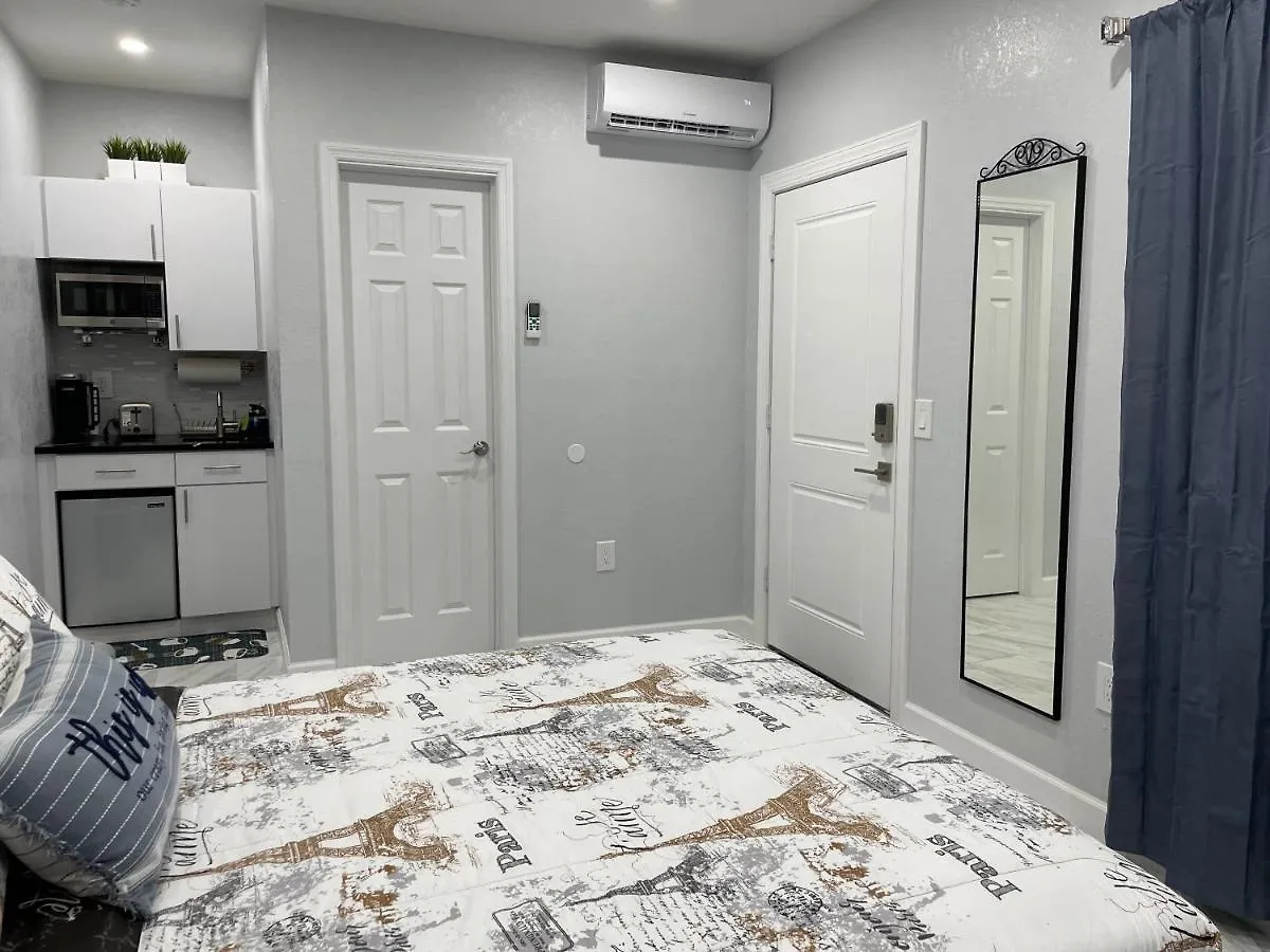 The Little Paris Suite Tampa Apartment